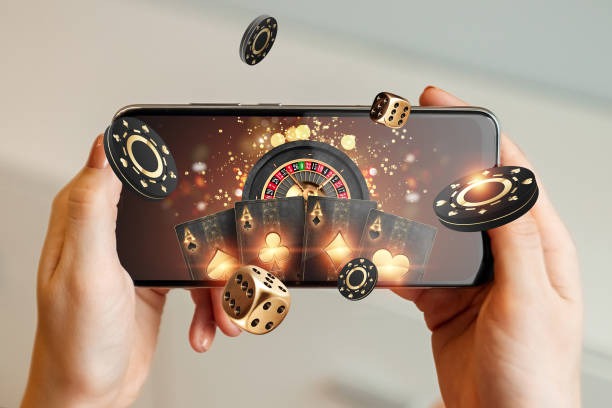 labutoto Red Tiger live dealer interface showing player hand and dealer hand comparison